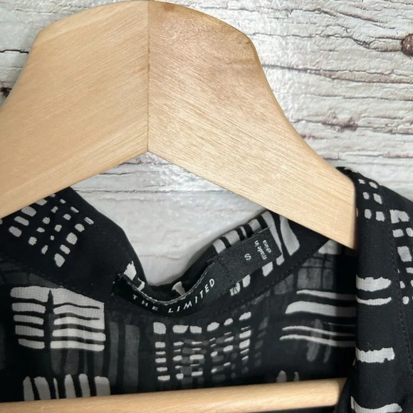 The limited  black sheer blouse top short sleeve size small - Picture 6 of 9